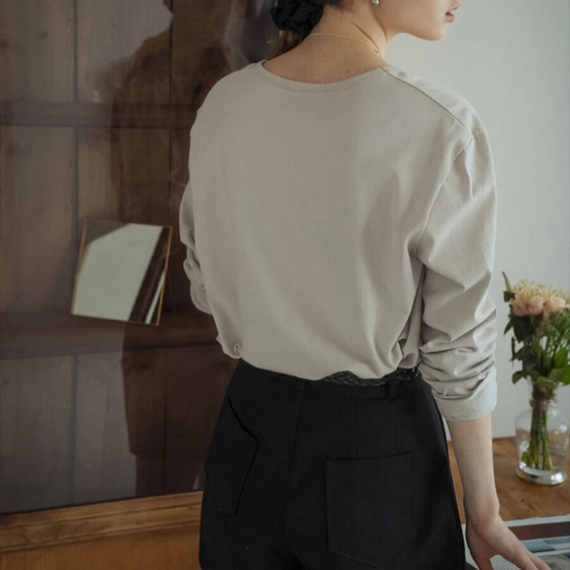 الكلاسيكية الأساسية المرأة طويلة الأكمام تي شيرت 2025 خريف جديد 100% القطن مكتب السيدات الجولة الرقبة بلون القمم الملابس النسائية