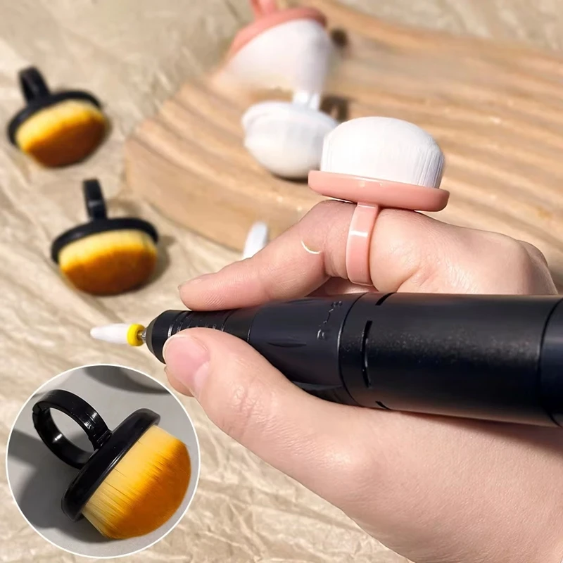 ﻿   فرشاة فنية للأظافر بحلقة الإصبع باللون الأسود والأبيض والوردي، فرشاة تنظيف ناعمة احترافية لأداة إزالة طلاء الجل لفن الأظافر