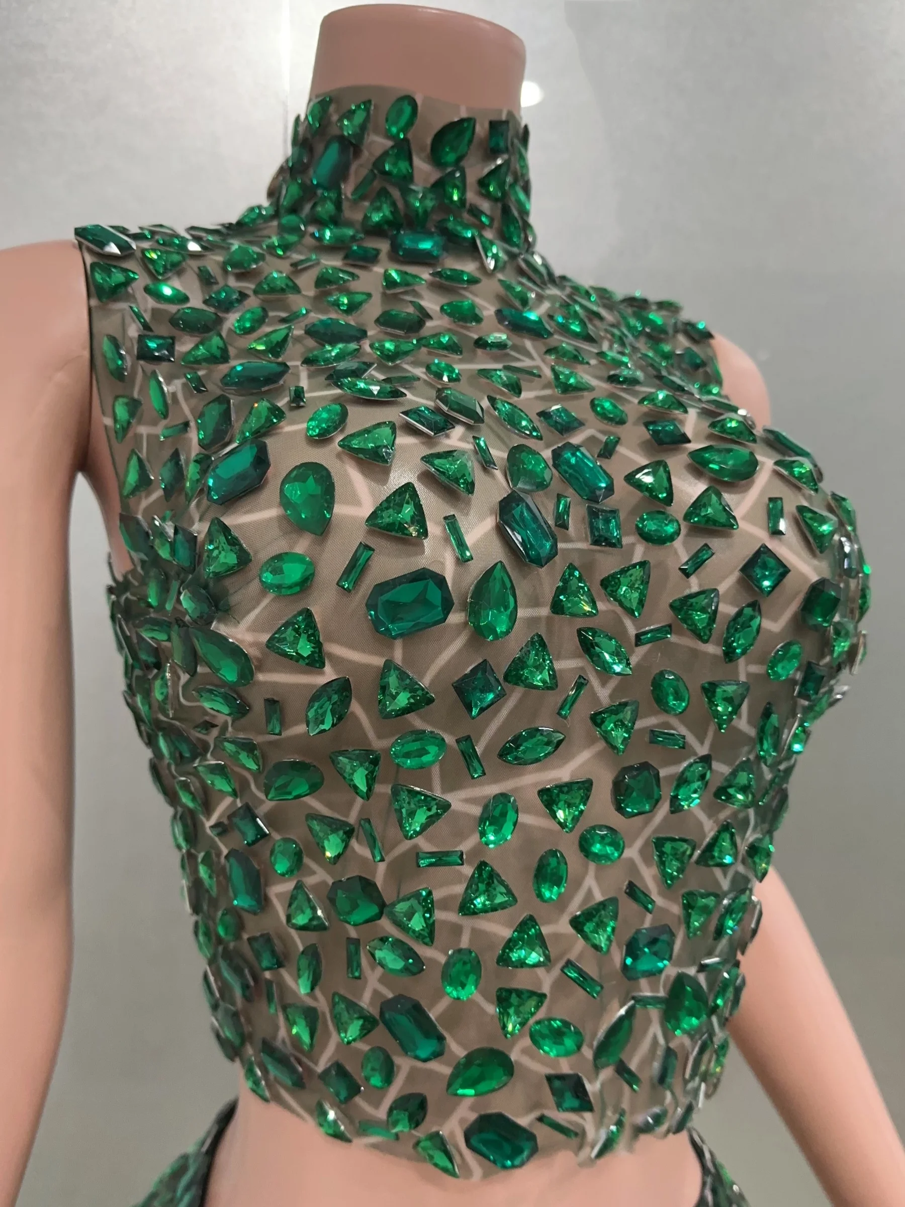 Flashing Rhinestones Green Color Sexy See-Through Tops Sheath Mini Skirt 2 Pieces Sets Evening Party Nightclub Singer Stage Wear