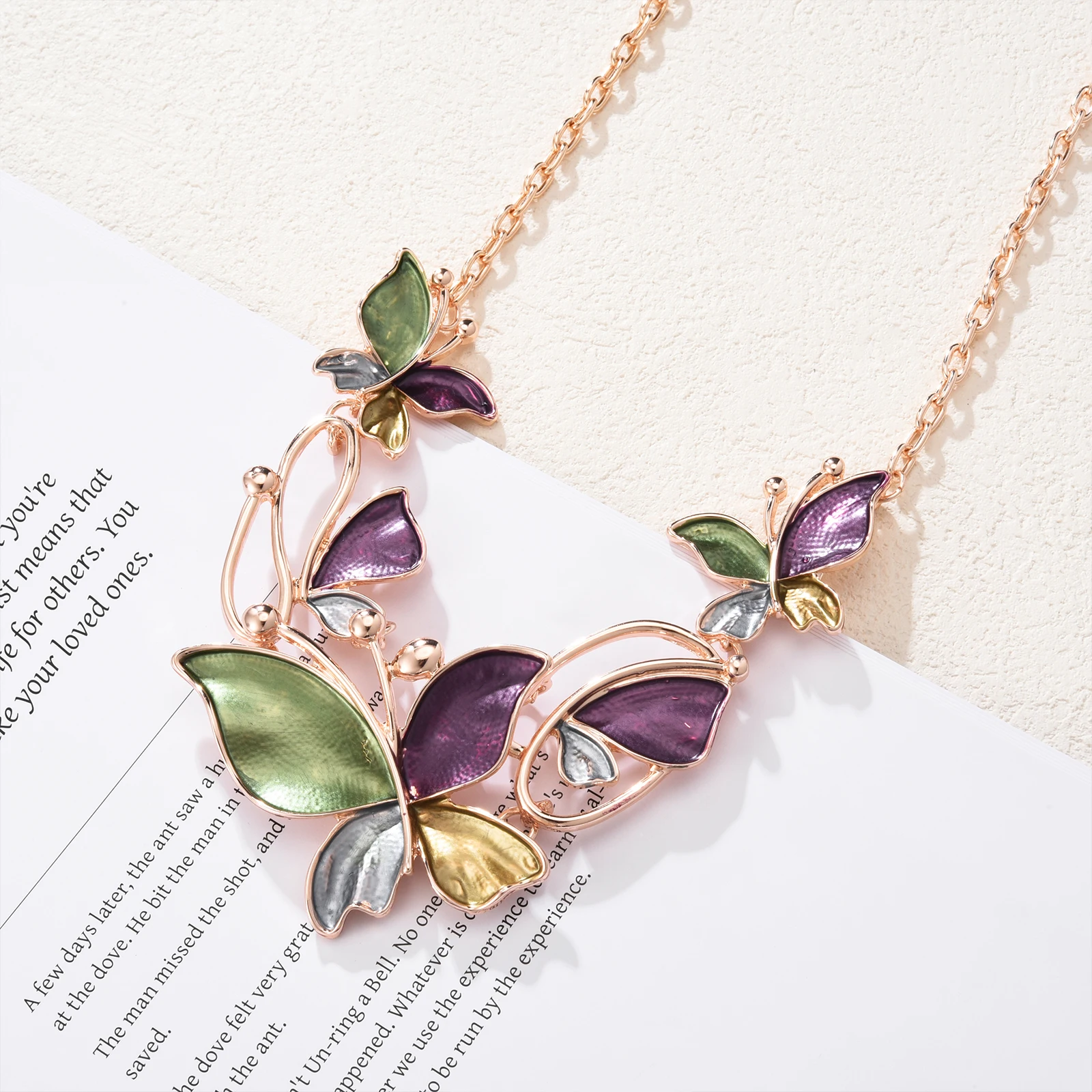 Colorful Enamel Vivid Butterfly Necklaces Irregular Hollow Women Highlevel Retro Choker Popular Jewelry Girl Seaside Party Gifts