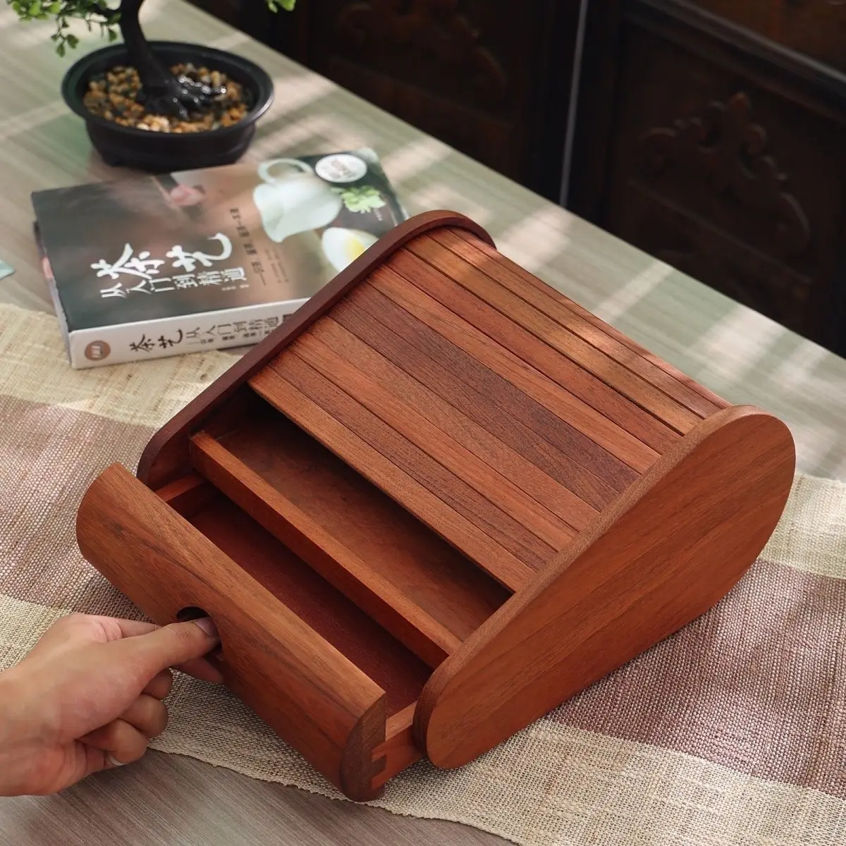 Rosewood roller shutter pull-out storage box with mortise and tenon structure, jewelry, collectibles and bracelets storage box