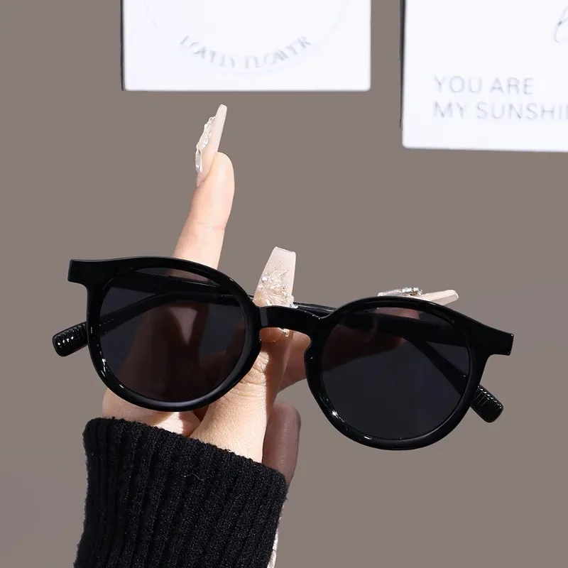 New Luxurious Women Brand Designer Luxury Sun Glasses Sexy Vintage Sunglasses Female Black Fashion Eyewear UV400 Glasses