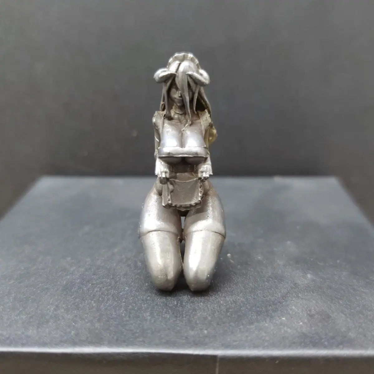 

5.5cm Antique Brass Dark Maid Statue - Kneeling Pose Gothic Servant Wings & Lace Details, Fantasy Desk Decor Collectible Gift