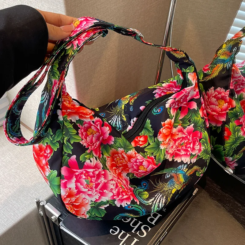 

Large Capacity Women's Shoulder Bag with Big Flower National Style Fashion Commuter Messenger Bag for Autumn And Winter