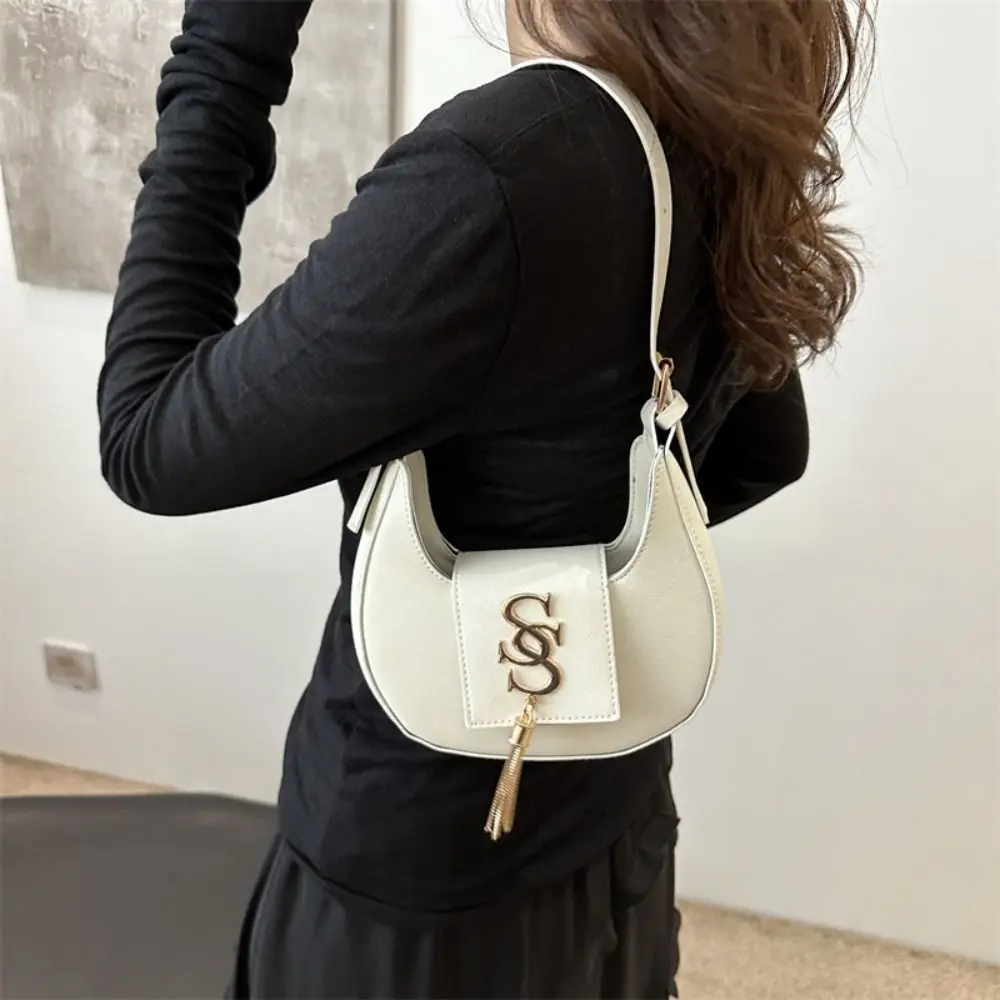 

Portable Korean Style Letters Underarm Bag Handbag Pure Color Shoulder Bag Large Capacity PU Leather Crescent Bag Women