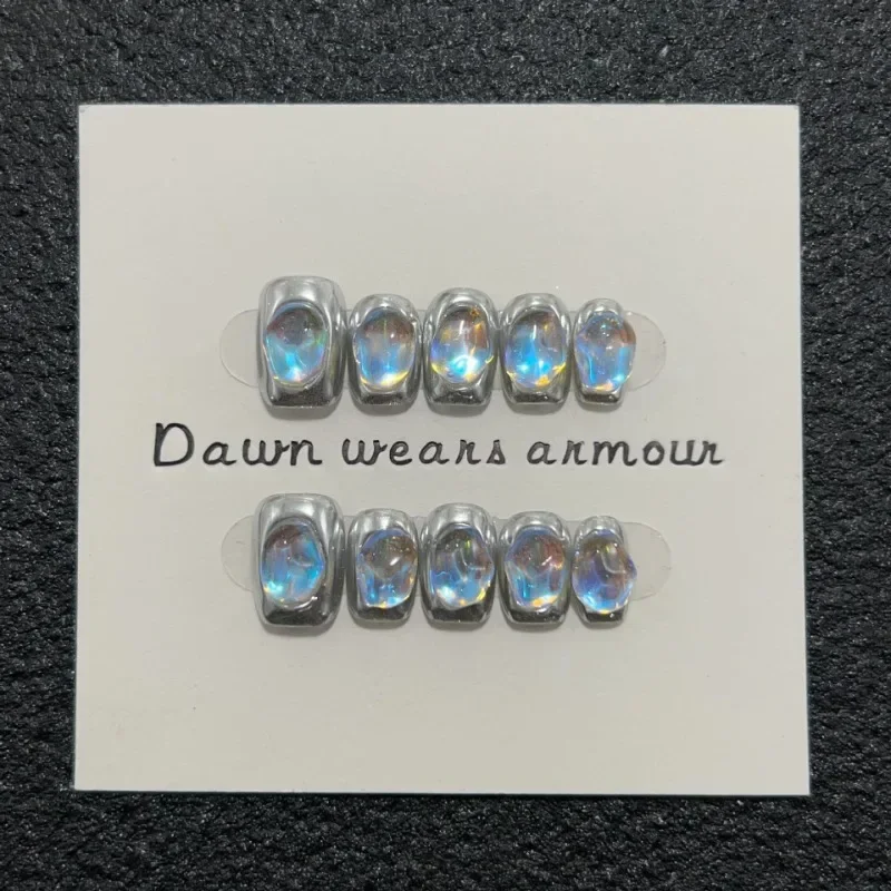 10 szt. Ręcznie Robionych Kwadratowych Samoprzylepnych Paznokci Dociskanych Krótkie Srebrne Sztuczne Paznokcie z Wzorami Świąteczne Piękne Naklejane Sztuczne Paznokcie Zestaw