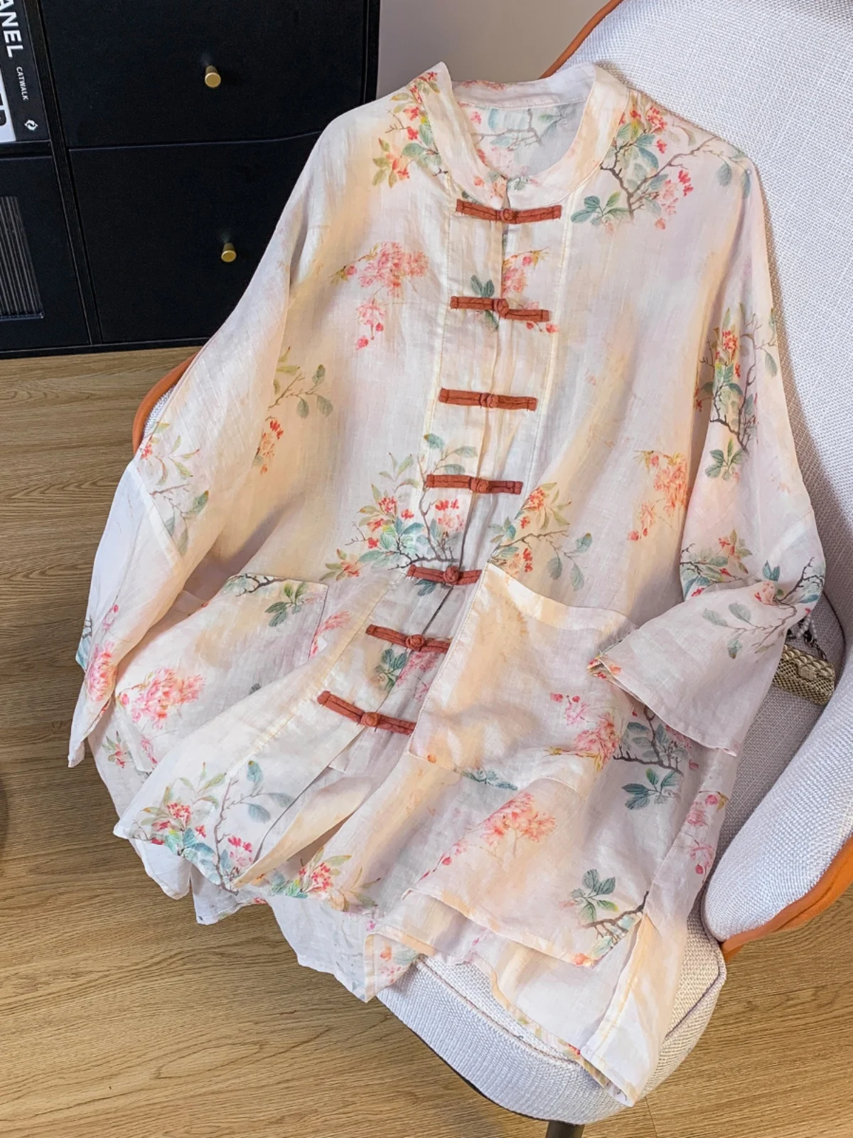 

Новый китайский хлопковый льняной топ на весну и лето, легкий солнцезащитный топ на пуговицах в национальном стиле с ретро-принтом