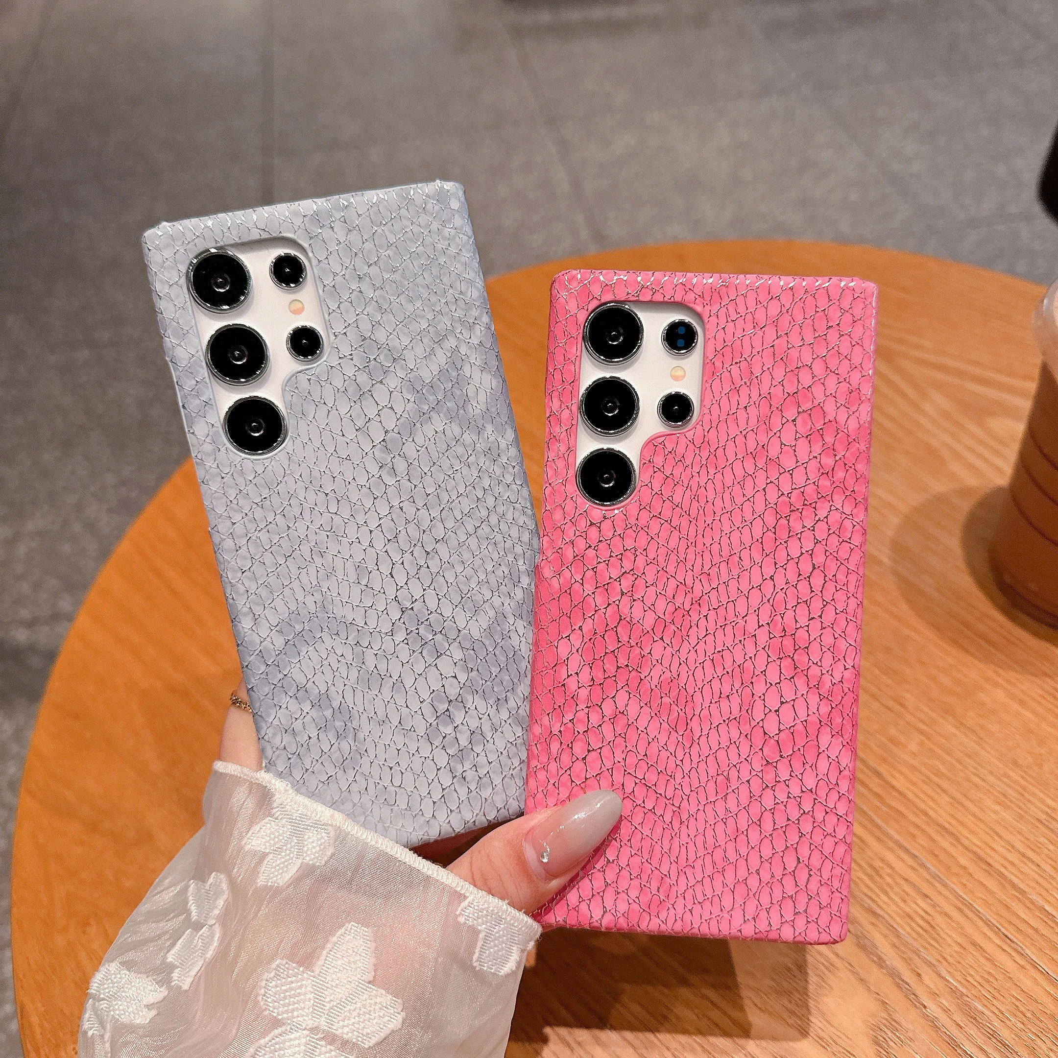 

Luxury Snake skin PU Texture Leather shockproof Phone Case For Samsung S22 S23 S24 S25 S26 Ultra fashion Leather Back Cover﻿﻿﻿﻿