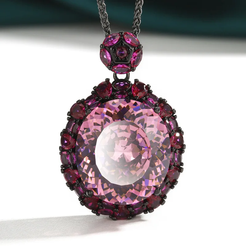 New model gold-plated copper base red corundum black gold vintage pendant 18*20 wholesale