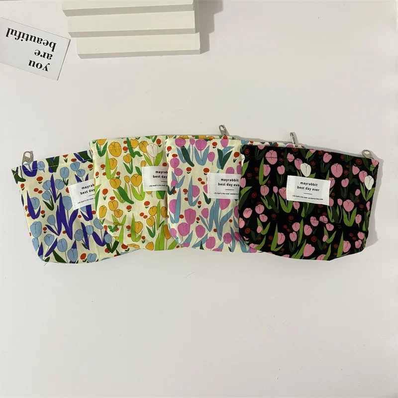 1 Pc Retro Classic Floral Makeup Bags for Women Simplicity Tulips Flower Series Card Purse Large Capacity Earphone Storage Bag