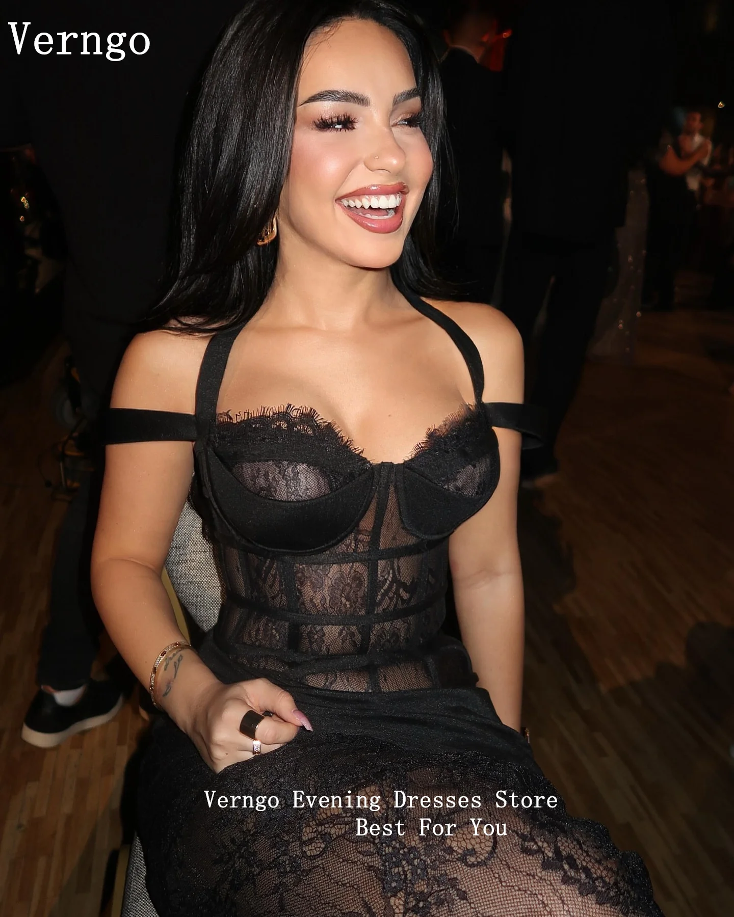 Verngo Rosa Spitze Mini-Partykleid, herzförmig, volle Ärmel, kurze formelle Anlässe, elegante, bescheidene Ballkleider, individuell gestaltet