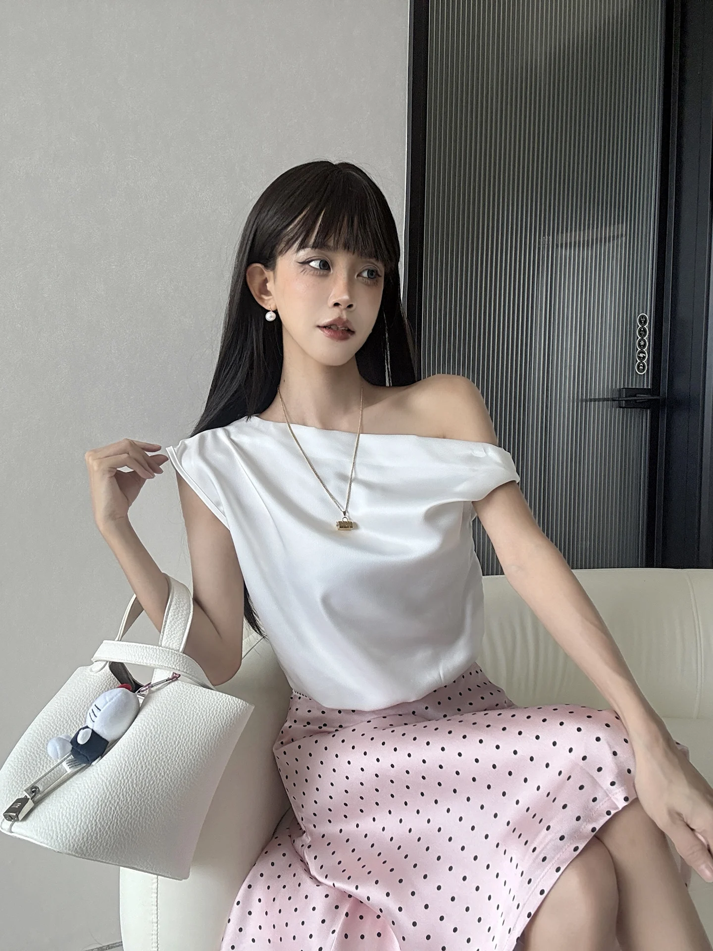 Summer New Luxury Silk Women's Short Sleeveless Shoulder Bared Outerwear T-shirt MianCun Waist-Cinching Style No-Pocket Design