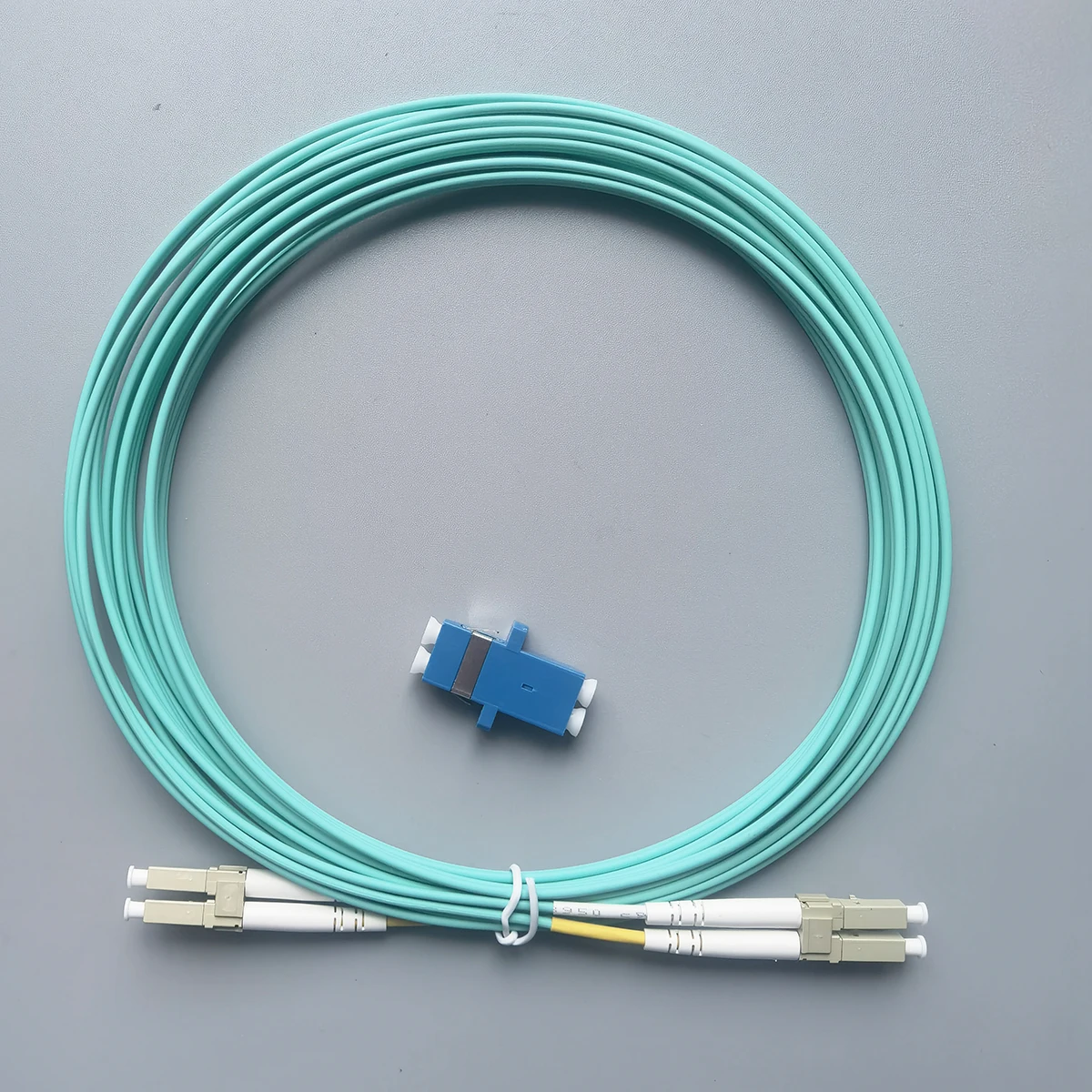 LC/UPC-LC-UPC kabel Patch serat optik OM3 dupleks Multimode Diameter inti ganda 1.6mm FTTH kabel Patch optik dalam ruangan