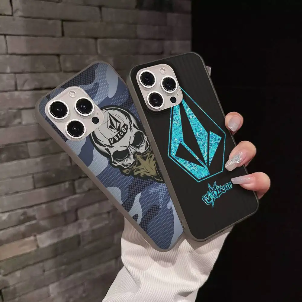 Funda Antideslizante para iPhone 17 16 15 14 13 12 16 Pro Max Plus Pro con Diseño Corrugado de la Reconocida Marca de Skateboard V-VOLCOMs