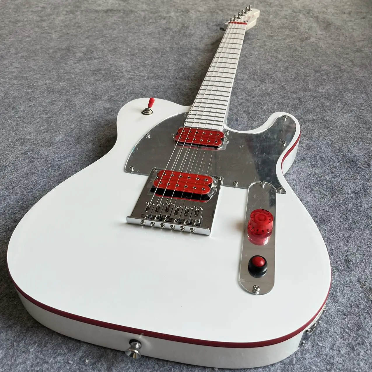 

Fast Delivery, Pure White Bright Color Electric Guitar, Exquisite Red Pickup