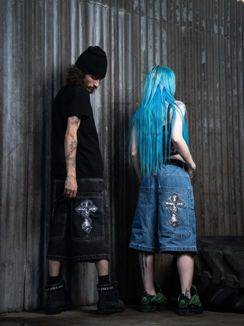

2025 retro gothic style men and women cropped pants hip-hop fashion loose wide leg jeans American high street big pocket jeans