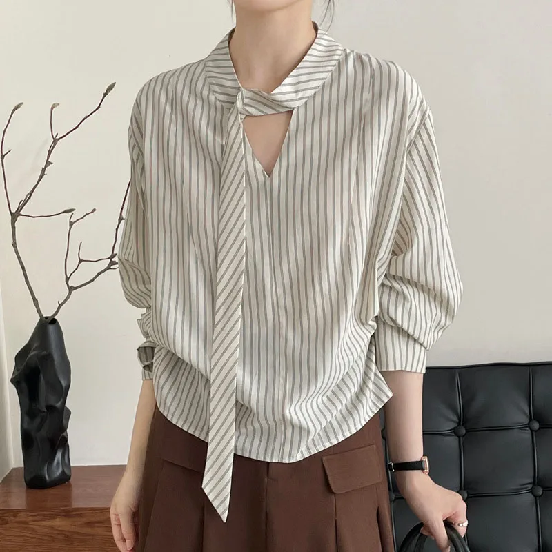 

Lady Casual Shirt Ribbon Collar Design Striped Pattern Loose Simple Retro Fashion Commuting Casual Versatile Long Sleeved Top