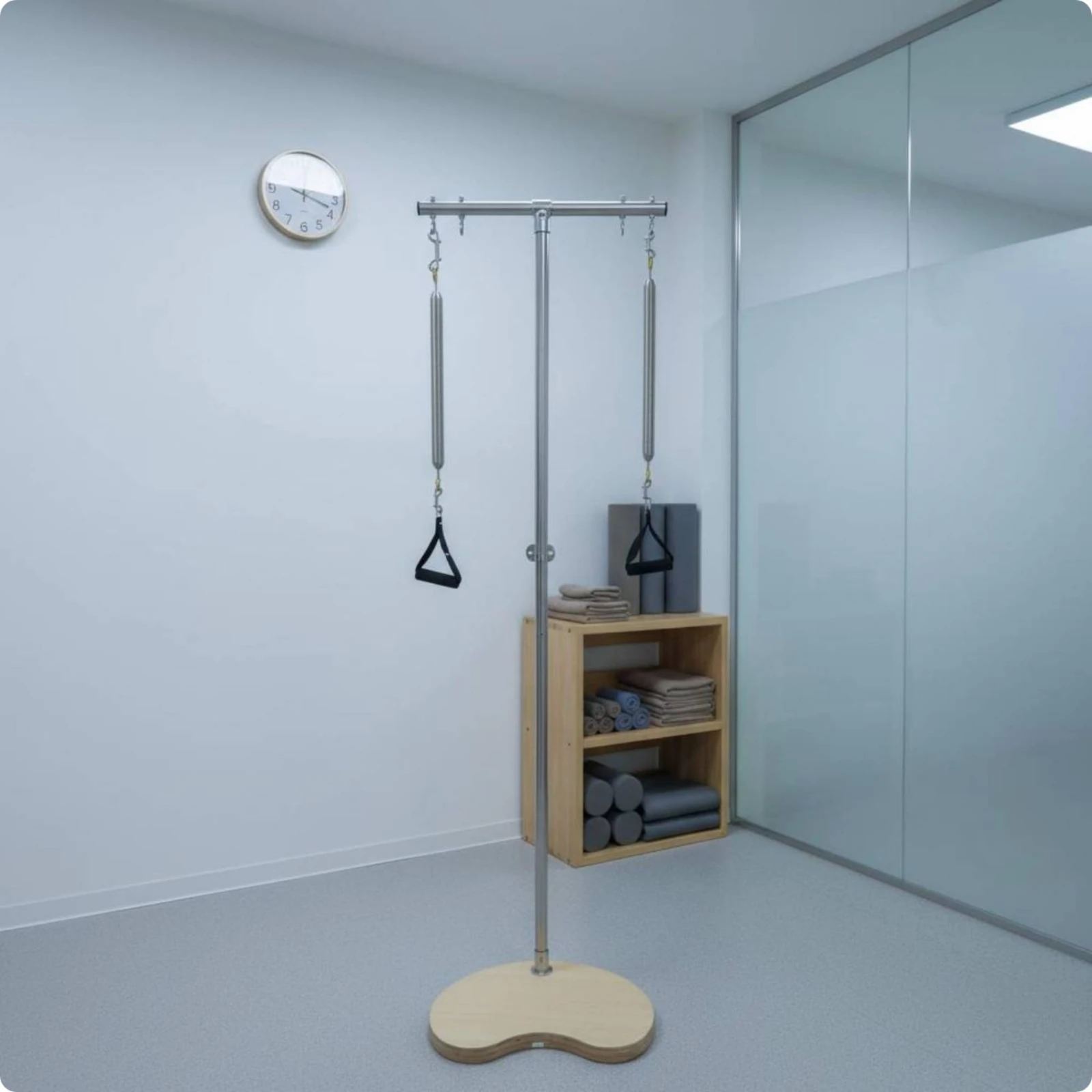 Pilates Ped-O-Pull Metal Post Ped-O-Pull Stand Freestanding Pilates Frame Wood Base Training Apparatus Top Bar for Home Gym