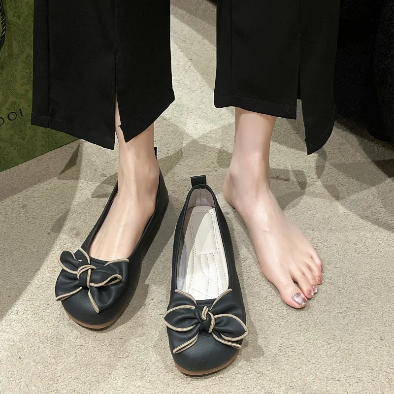 2024 Spring Large Size Round Toe Shallow Mouth Women's Shoes Soft Sole Casual Comfortable Fat Feet Wide Slip-on Shoes Zapatos