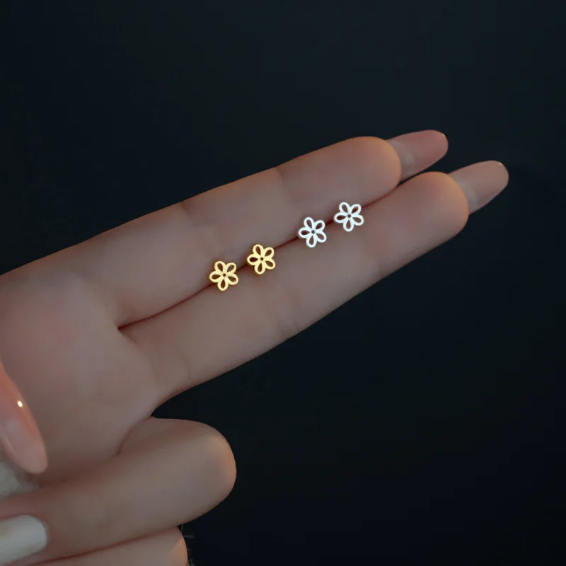 New Minimalism Earring 925 Silver Needle Allergic Protection Mini Small Heart Stud Earrings for Women Girls Jewellery Wholesale