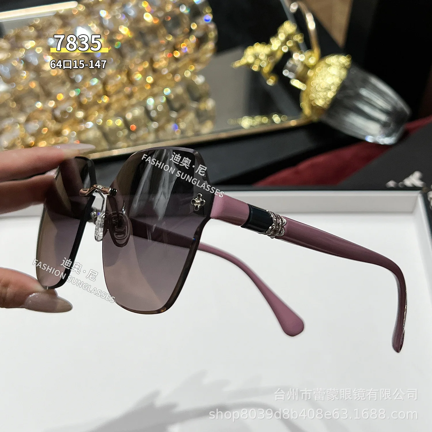 

2025 новые модные солнцезащитные очки с отделкой, простые легкие роскошные солнцезащитные очки Advanced Sense с защитой от ультрафиолета, прямая трансляция, горячая распродажа