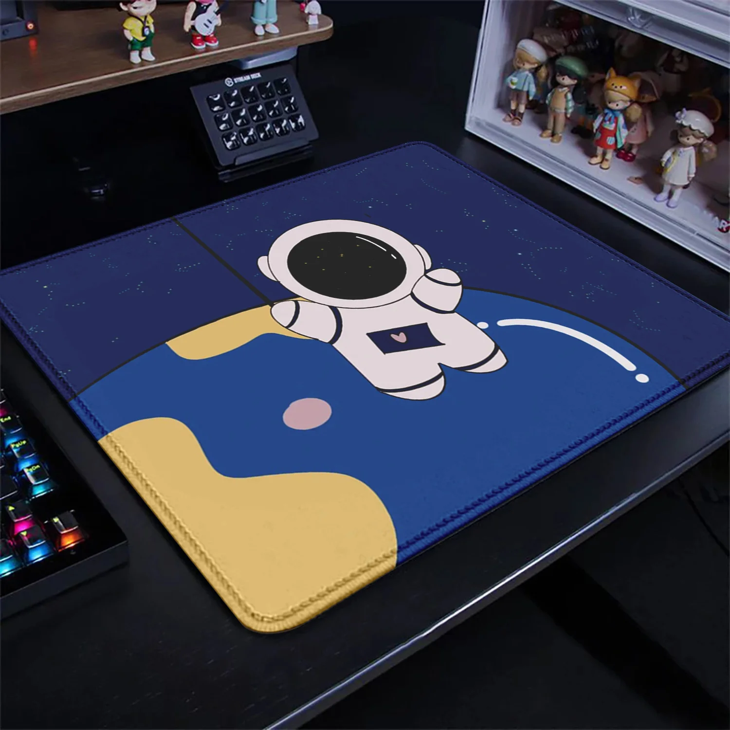 Astronaut launch mouse pad simple cartoon small mouse pad comfortable high quality mouse pad easy to carry suitable for laptops