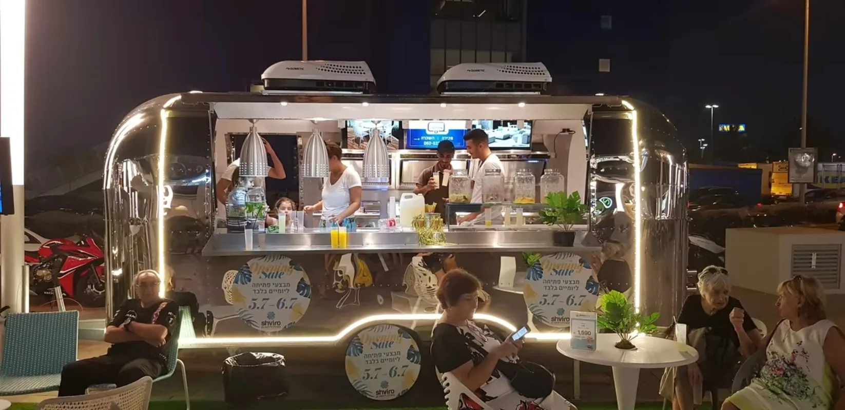 Large Mobile Food Truck Spacious Catering Trailer with Multiple Cooking Stations for Big Food Business