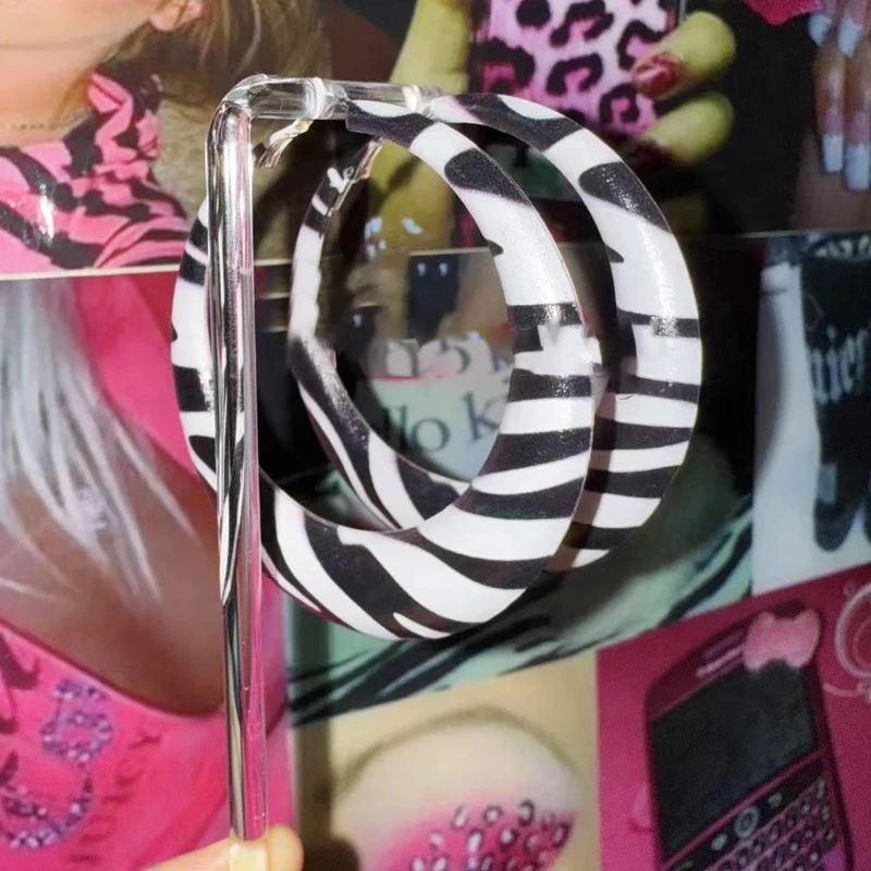 Thumbnail 4 - #54 Best Earrings to Buy In 2026