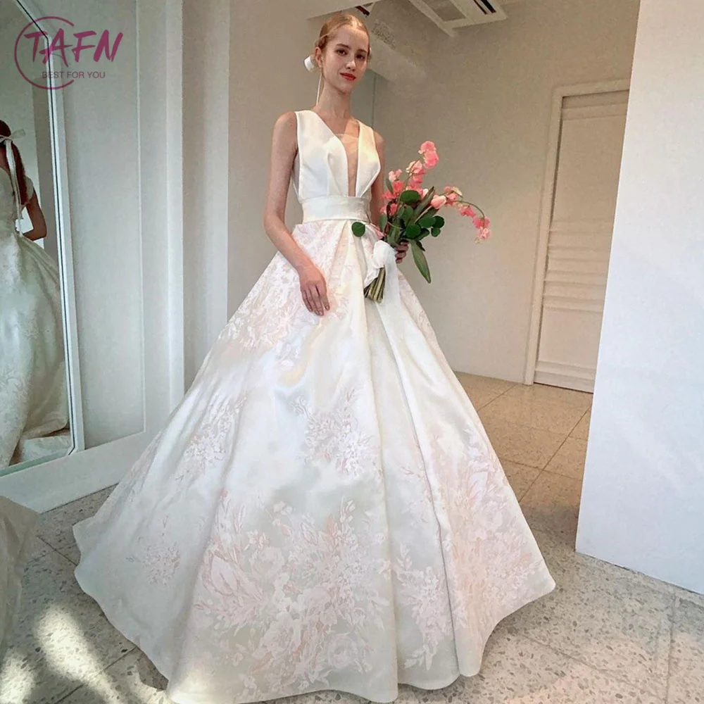 TAFN Printed Satin Wedding Dresses V-Neck Sleeveless Bridal Gowns Floor-Length Photo Shoot Dress for Bride Custom Made