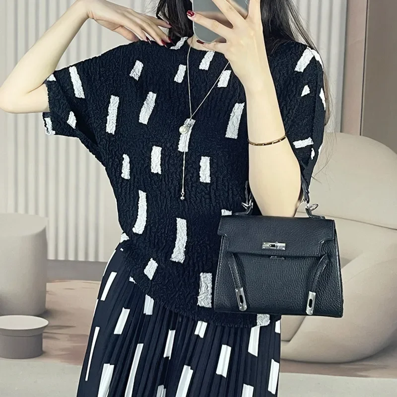 Miyake-Conjunto plisado estampado a la moda para mujer, Top de manga corta con cuello redondo + Falda corta informal, conjunto de dos piezas, novedad de verano 2025, ola