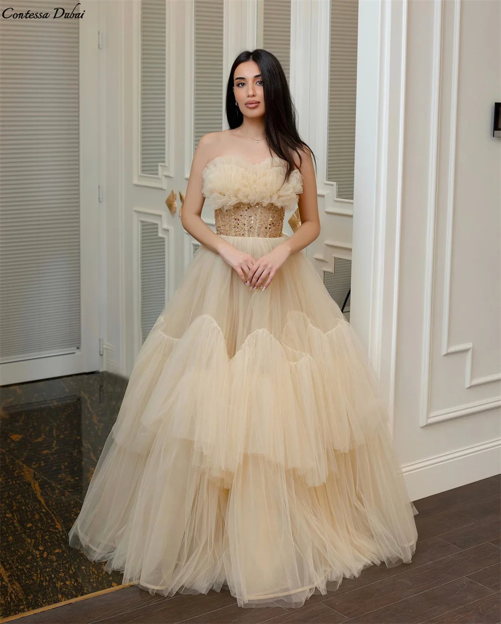 كونتيسا مخصص الشمبانيا تول بدون حمالات مشد الكرة ثوب كشكش طبقات تنورة طويلة مساء حفلة موسيقية فستان للنساء حفلة رسمية