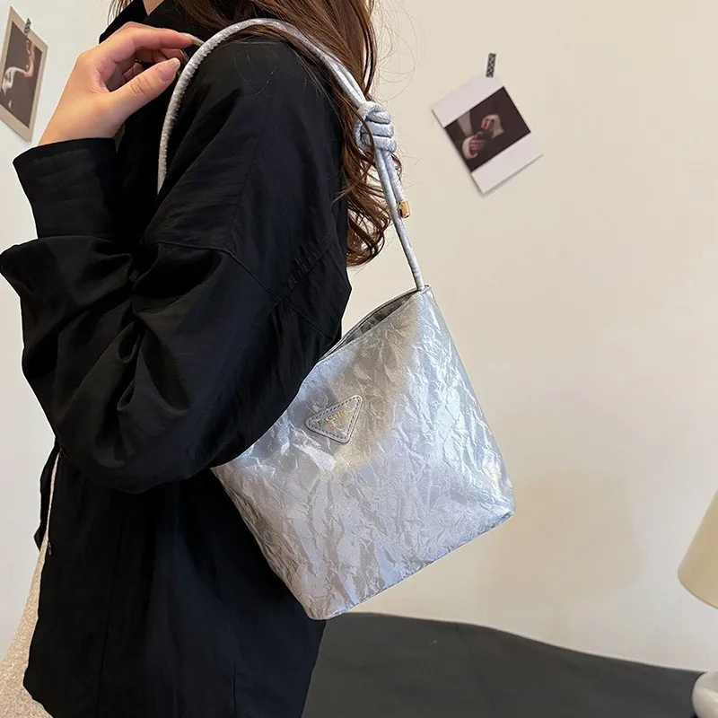 حقيبة كتف نسائية عصرية، بسيطة، بلون سادة، عالية الجودة، فنية، عصرية، كاجوال ومتعددة الاستخدامات. #1