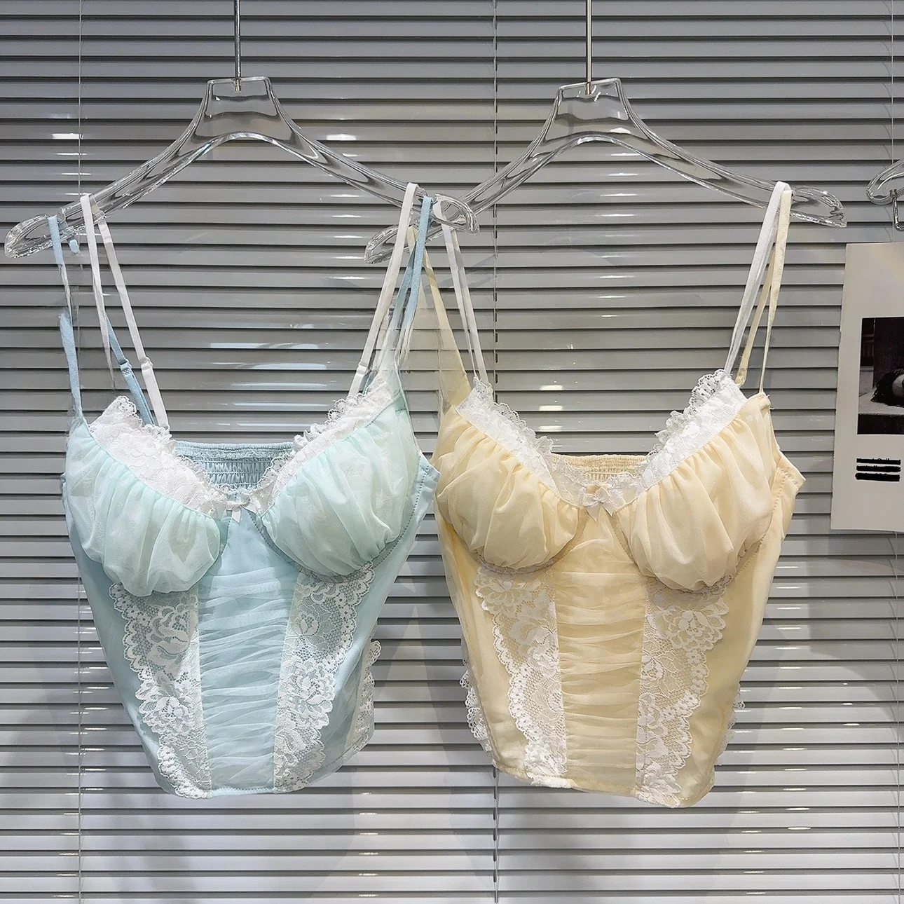 الحلو الدانتيل تقليم لي الإسفنج الوسادة المرأة تانك القمم ort Sle تركيب نسخة ملابس خارجية صيف 2024 Faion الاتجاه