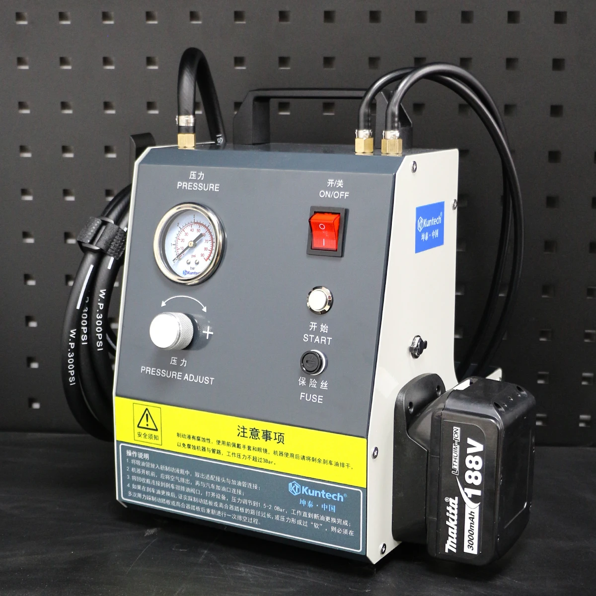 เครื่องเปลี่ยนถ่ายน้ำมันเบรกแบบพัลส์ รุ่น TLF ใหม่ พร้อมอะแดปเตอร์ 17 ชิ้น สำหรับเติมน้ำมันเบรกและเปลี่ยนถ่ายน้ำมันในรถยนต์