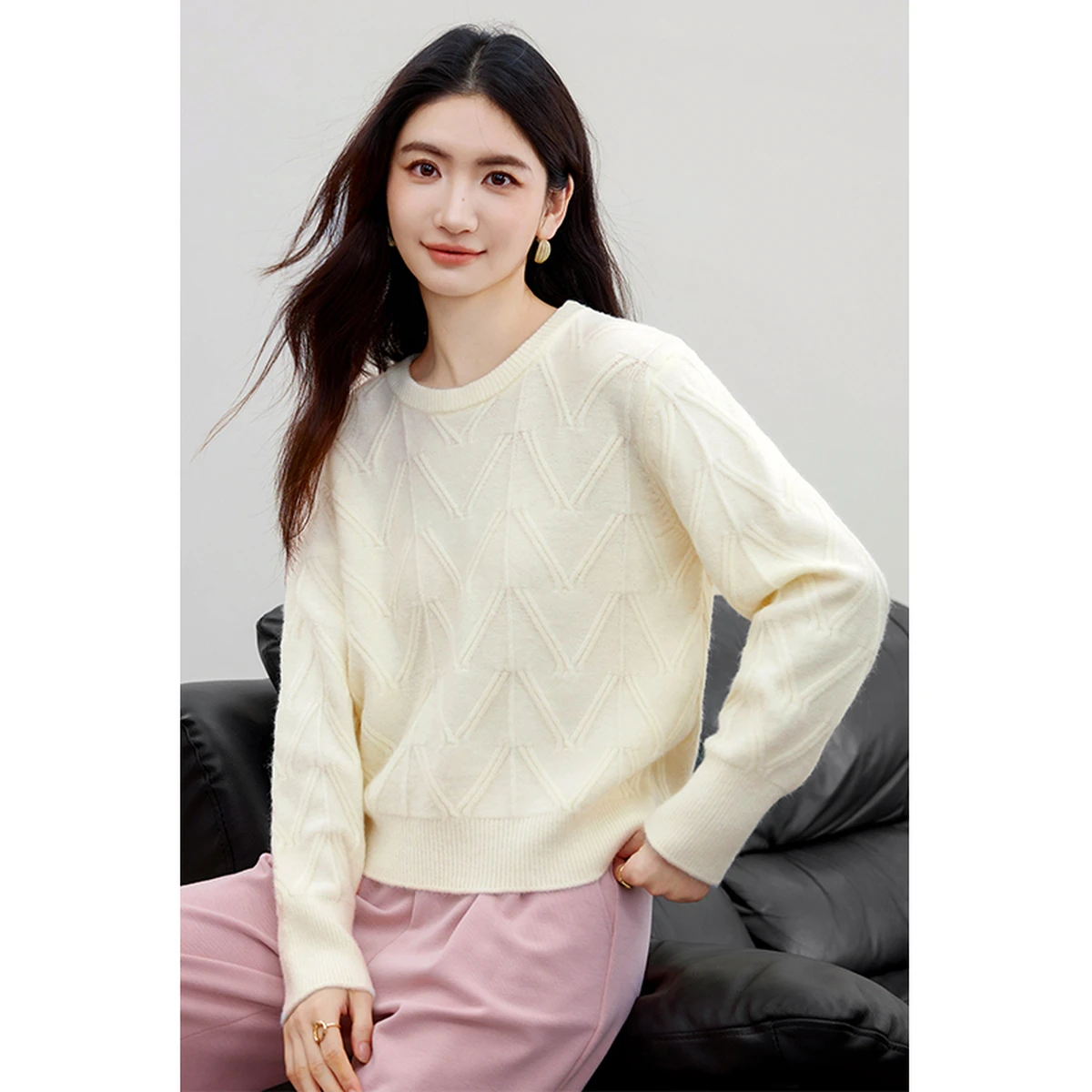 

SENTUBILA Sweaters for Women Offer Knitted O-neck Sweaters 2025 Autumn Sweet Style Long Sleeve Straight Female Tops W53EE2688