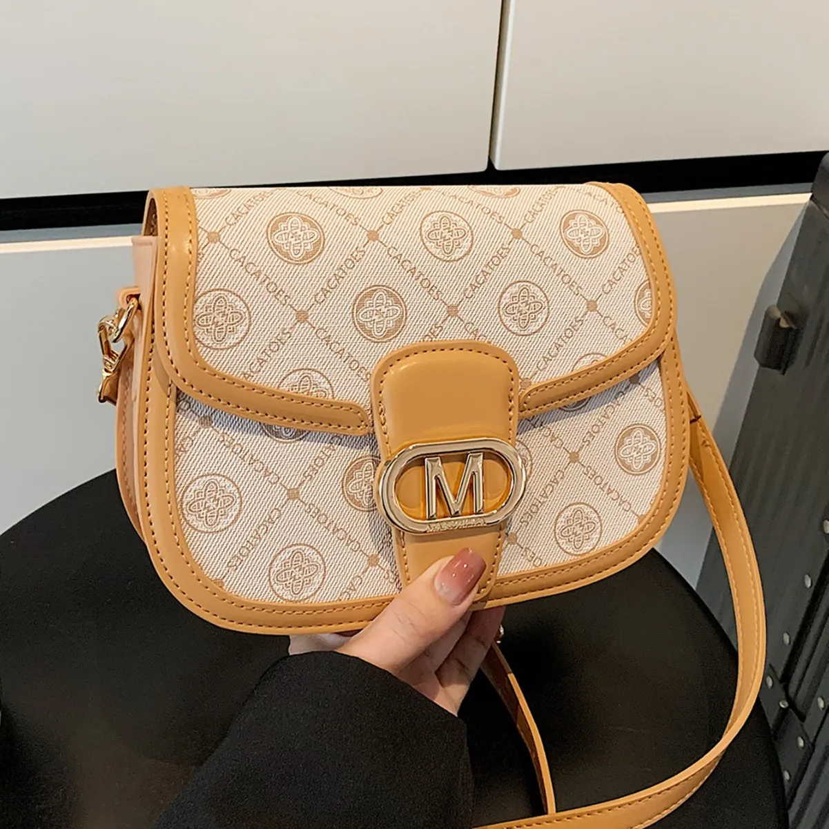 

Новинка 2023 года, женская повседневная сумка через плечо, уличный кошелек на плечо, легкая маленькая квадратная сумка с несколькими карманами, прочный нейлон для ежедневного использования ​