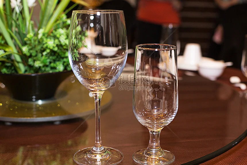 

Шины для краулеров 2.6 дюйма (132x58 мм), резиновые, с пенопластом, для радиоуправляемых машин 1/7, 1/8, 1/10: Ralaro, Ryft, Yikong, Axial, TRXS, SCX10, Yeti, Capra