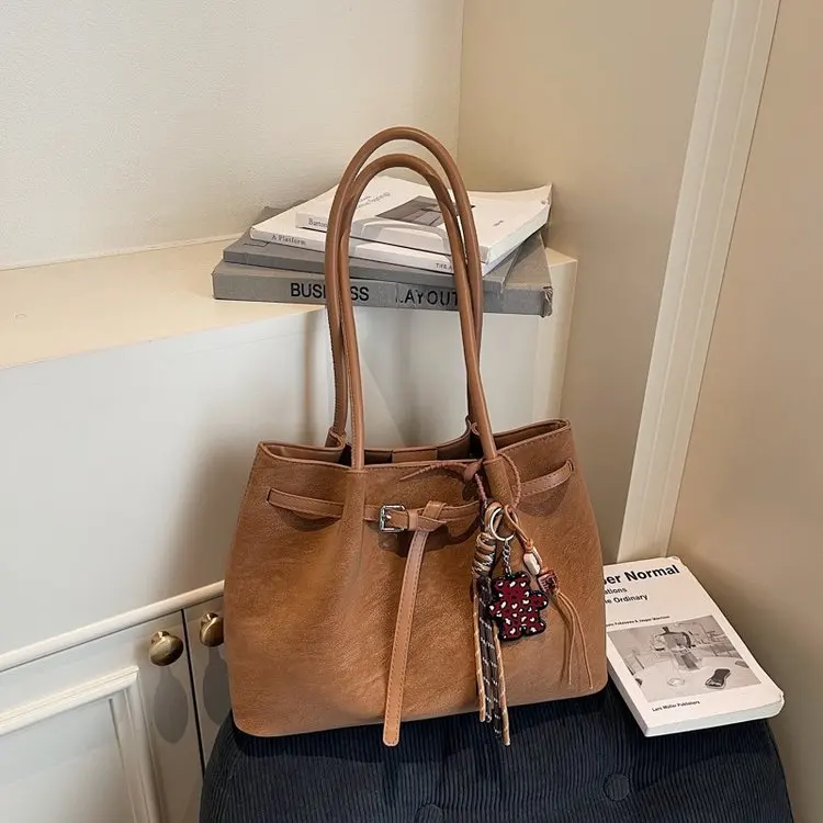 

2026 Fashion High-end Women's Commute Bag Large Capacity Versatile Shoulder Crossbody Bucket Tote Bag