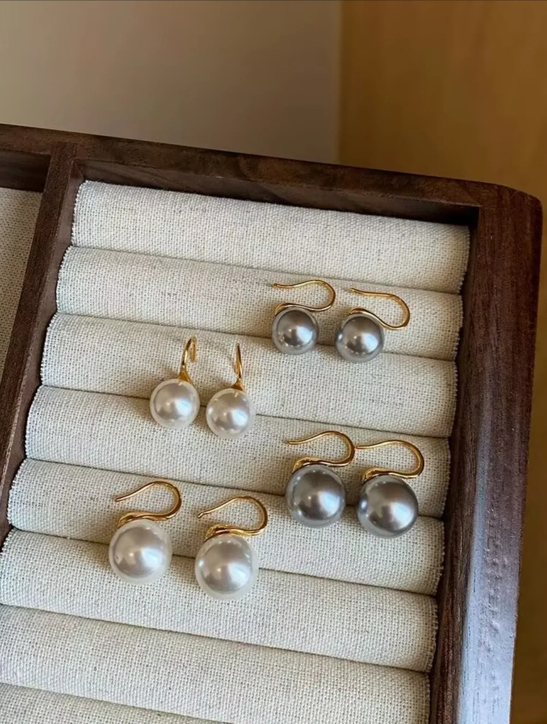 Trendy Simple Grey White Pearl Earrings for Women Exquisite S925 Silver Needle Studs Sweet Elegant Party Jewelry Wedding Gifts