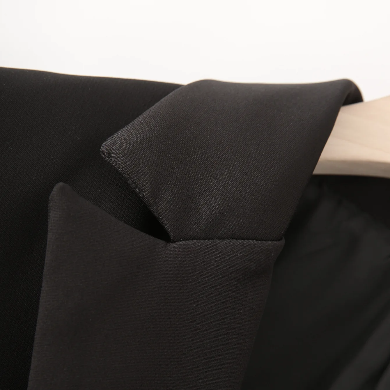 Women's Black Long Sleeve Suit Jacket Autumn New Style Double Pocket Turn-down Collar High Fashion Feelings European Fashion