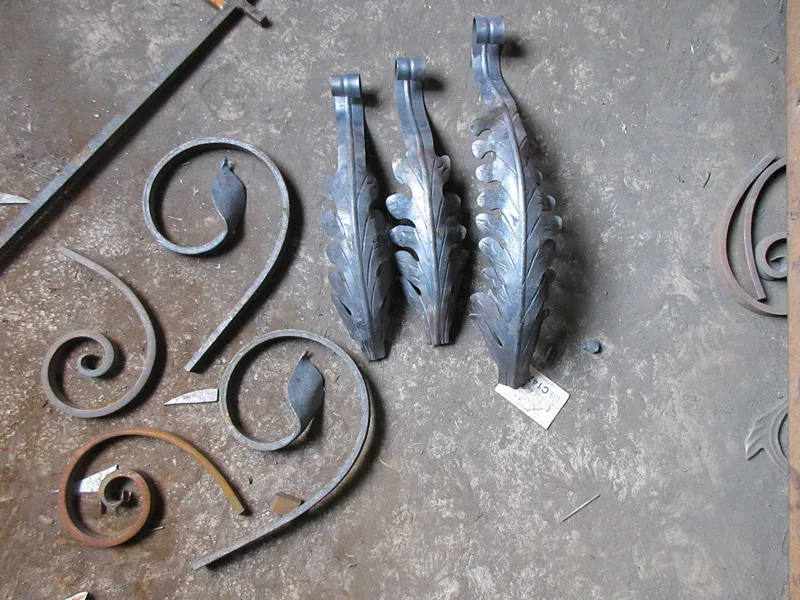 Hand Forged Flower Wrought Iron Gate Aluminum Driveway Gate Design HC-IG10