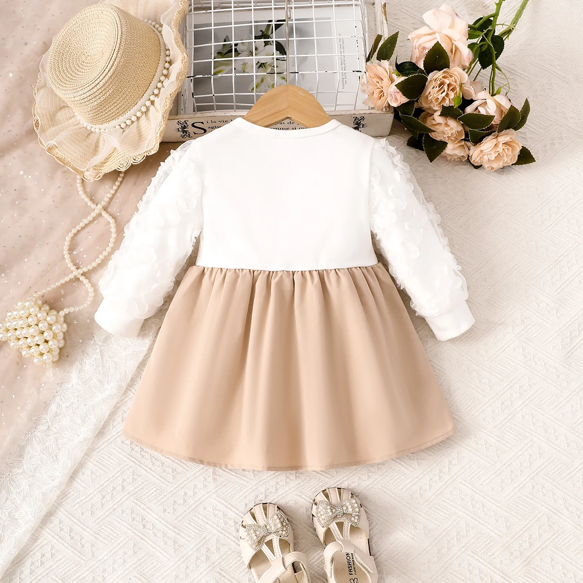 Baby Girl Light Brown Two-Piece Set with White Lace Long Sleeve Top And Overalls Patchwork Large Bowknot Autumn Fashion Dress