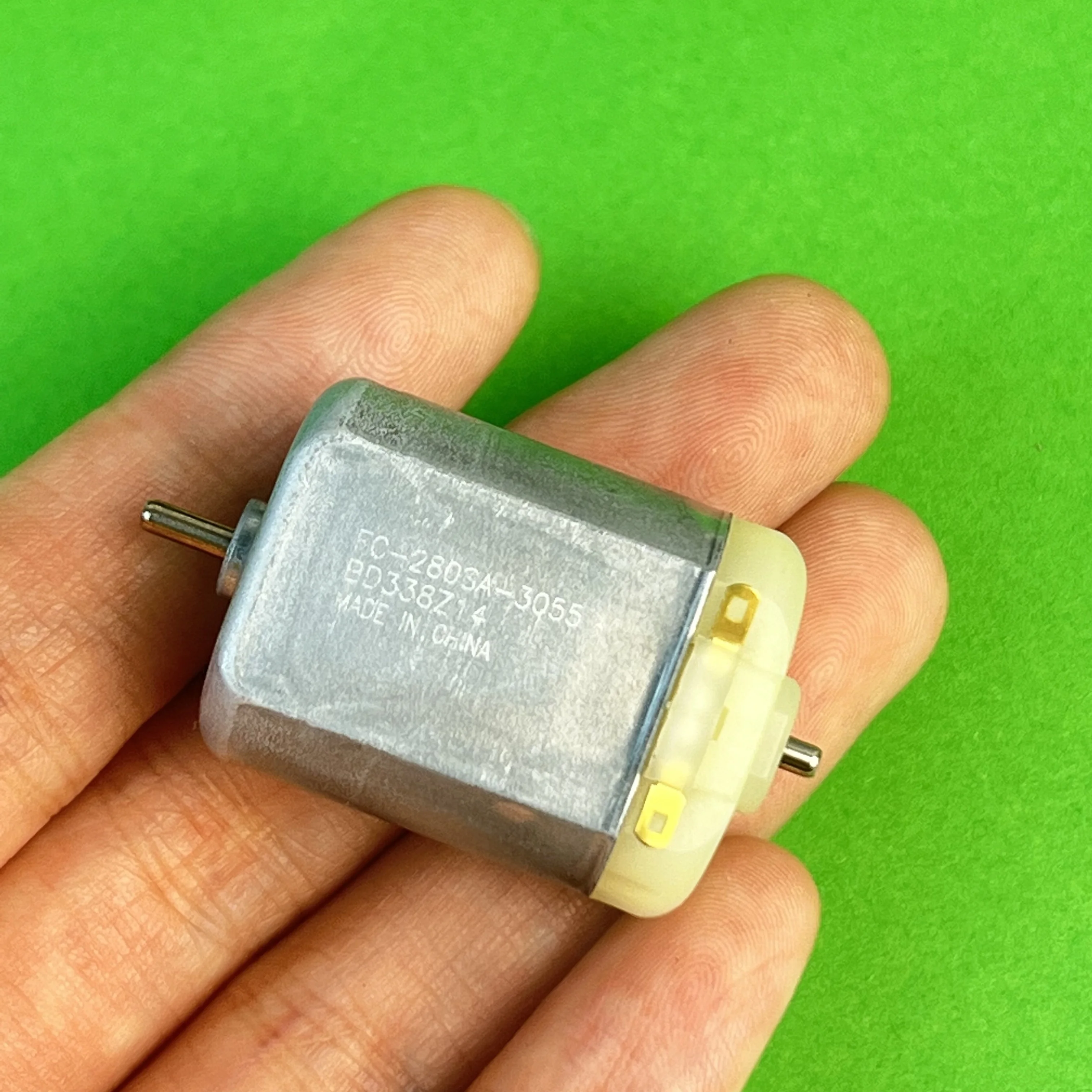 1 шт. FC-280SA-3055 FK-280SA DC 3 В 5 В 6 В Mini 280 двигатель высокоскоростная угольная щетка сильный магнитный DIY игрушечный автомобиль модель лодки 1 шт. FC-280SA-3055 FK-280SA DC 3 В 5 В 6 В Mini 280 двигатель высокоскоростная угольная щетка сильный магнитный DIY игрушечный автомобиль модель лодки