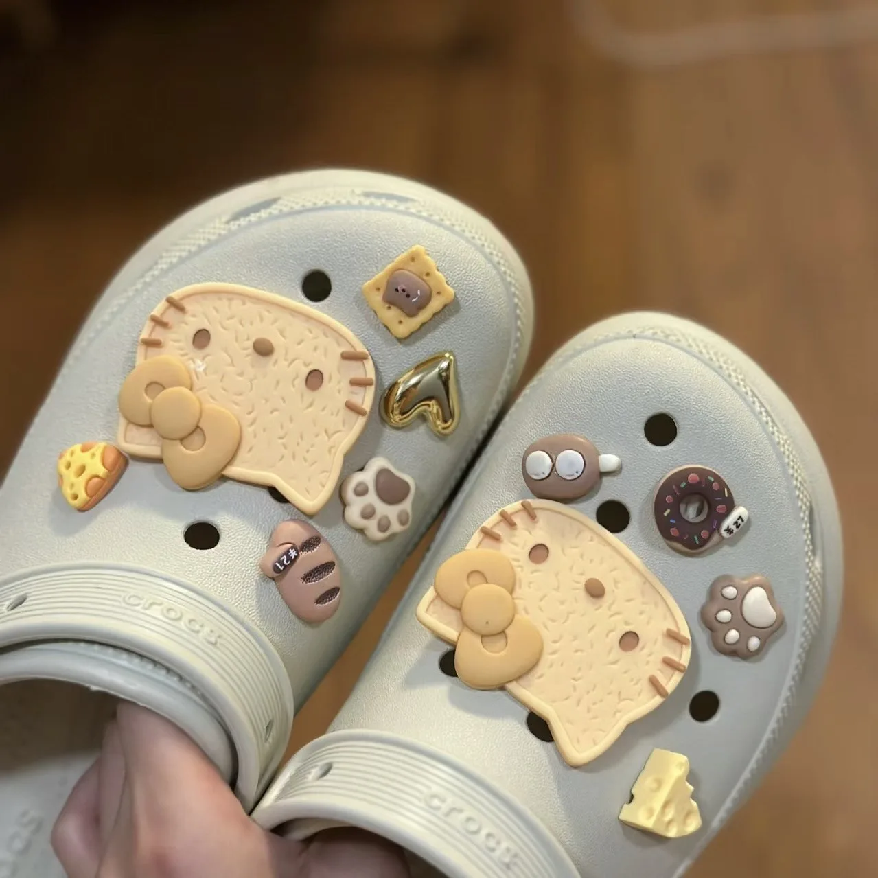 

Cave Shoe Buckle Hawaiian Cat Cartoon Shoe Flower DIY Shoe Upper Decorative Buckle Detachable Three-dimensional Shoe Buckle