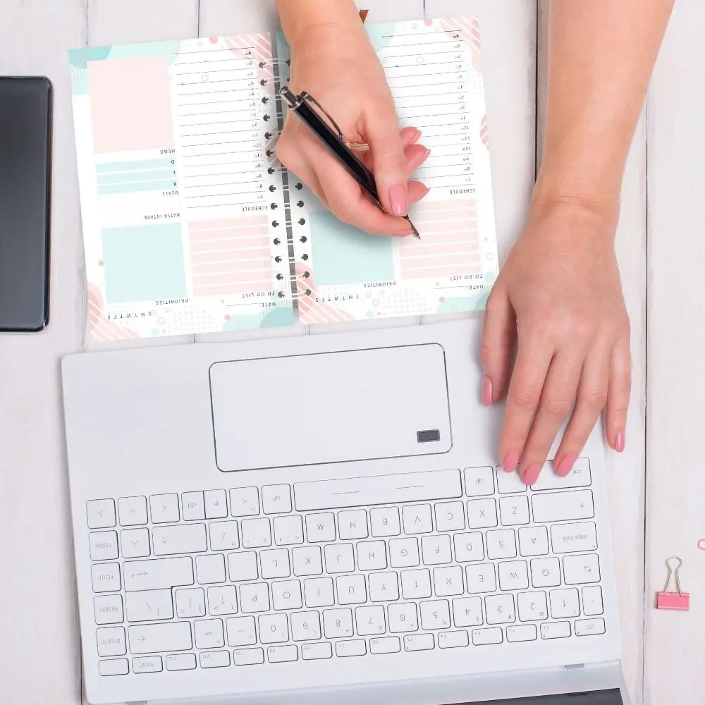 Tarihsiz A5 Gündem Planlayıcısı Dizüstü 128 Sayfa Kalın Kağıt Planlayıcısı Günlük Organizatörler Yaratıcı Çok Fonksiyonlu 180 °   Düz Defter Yatağı