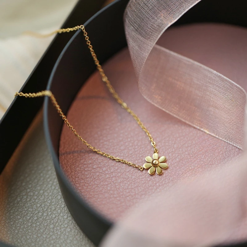 女性のための小さなデイジーフラワーネックレス,ステンレス鋼,変色しない,気質チェーン,クラシックなヒマワリ,バレンタインデーのギフト