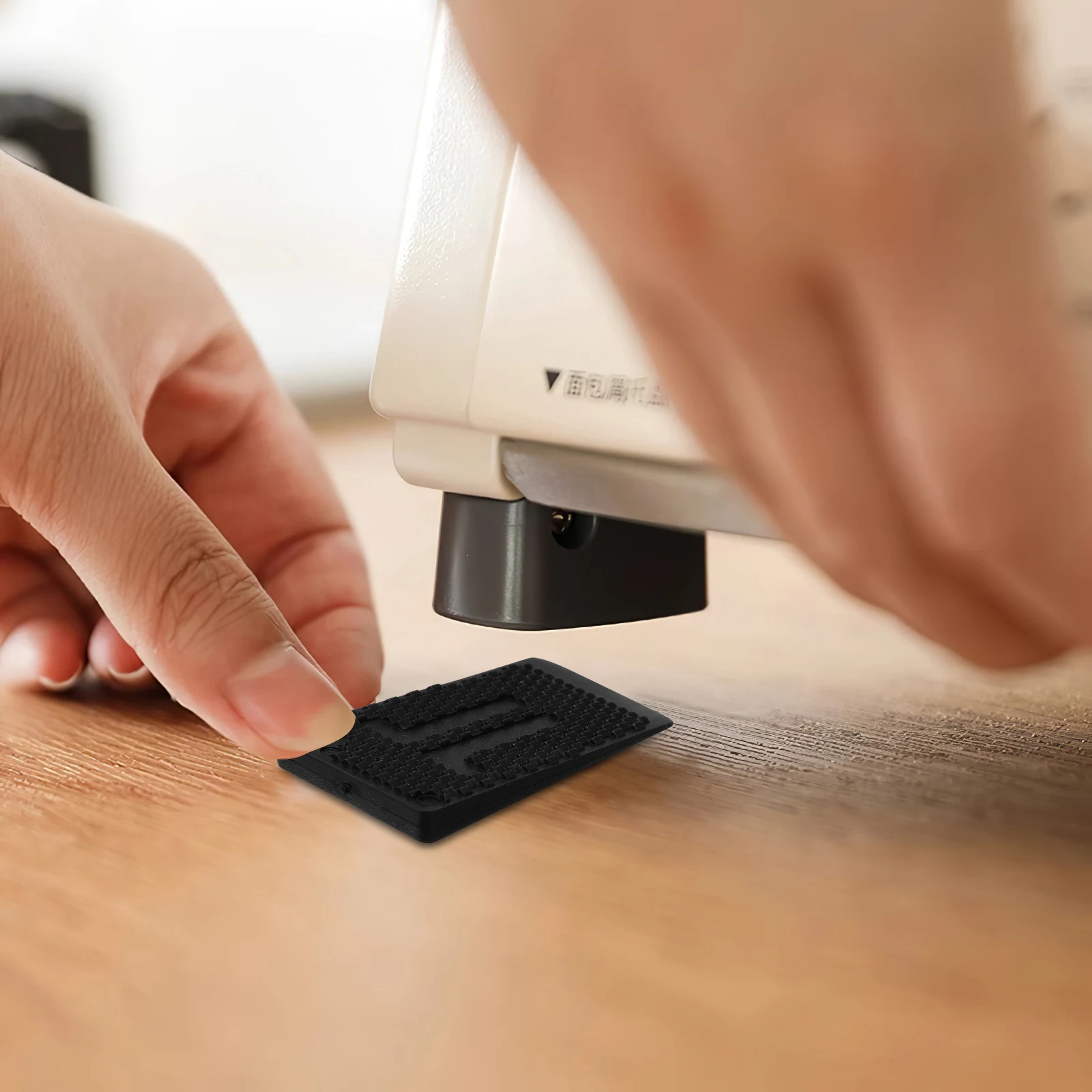 20pcs Furniture Leveling Pads Plastic Spacers Door Wedge for Bookshelf Bottom Scratch Resistant Durable Chairs