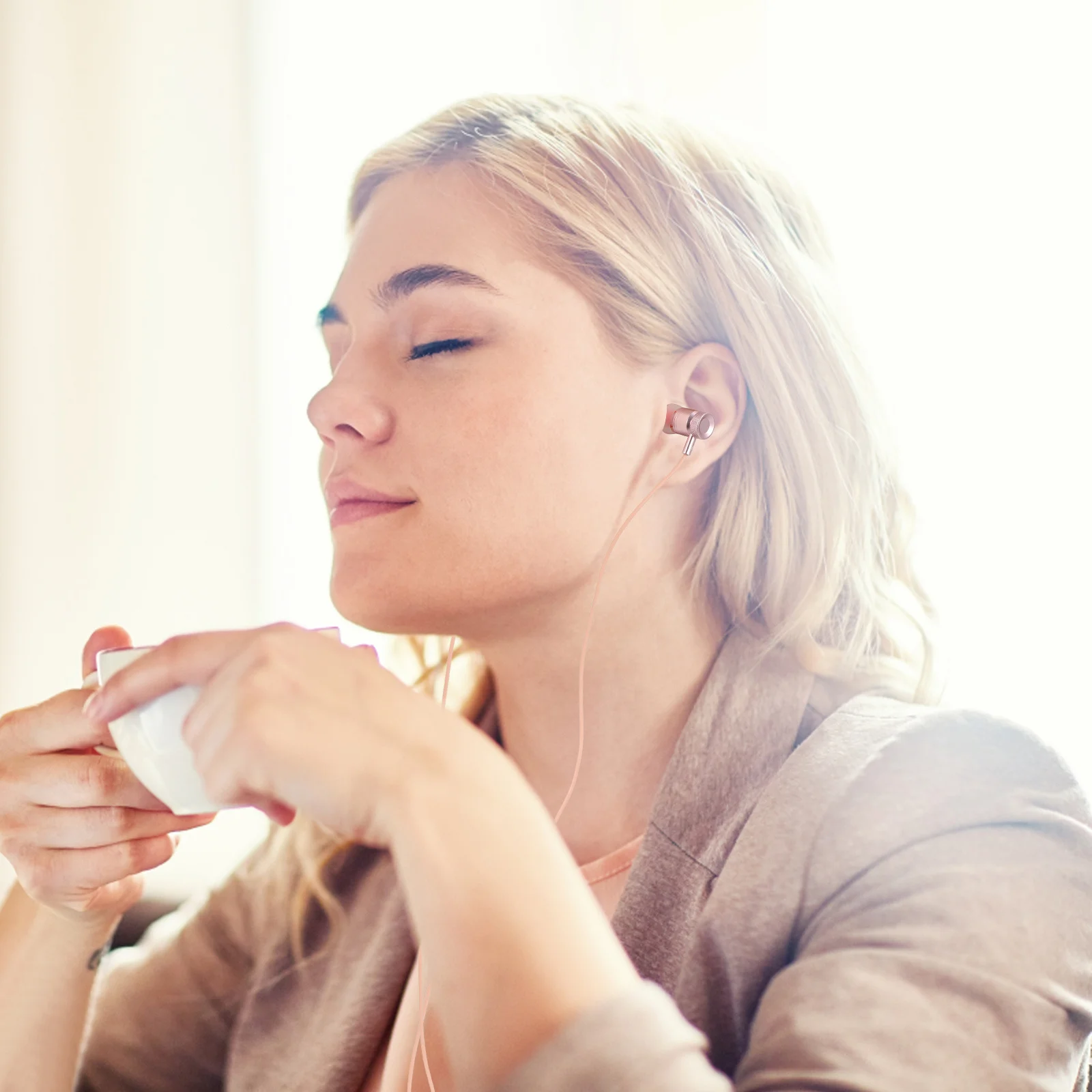 

Super Bass In-Ear Headphones 3.5Mm Jack With Mic For Smartphone Tablet Laptop Stereo Earbuds Noise Cancelling Pink