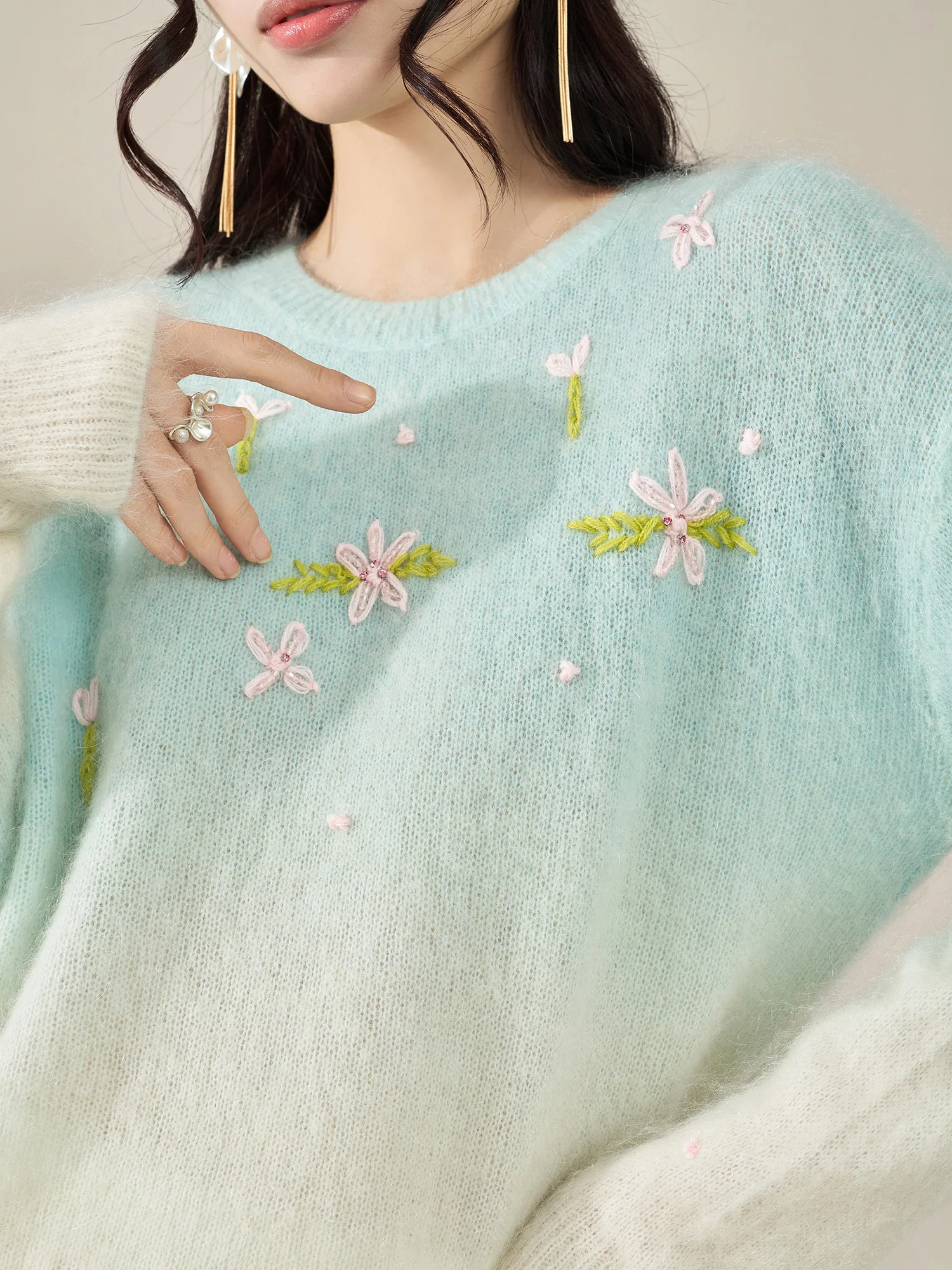 

Unique Beautiful Embroidered adient round Ne Knitted Sweater Women Winter Inner Match Base Layer Hoodie Comfortable Fit L...