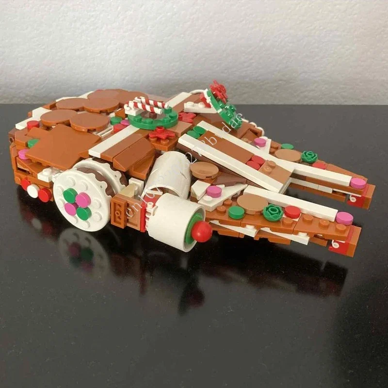 476PCS Gingerbread Millennium-Falcon Space War Military MOC SpaceShip Battle Puzzles Holiday Christmas Toy Gift for Kids Ages